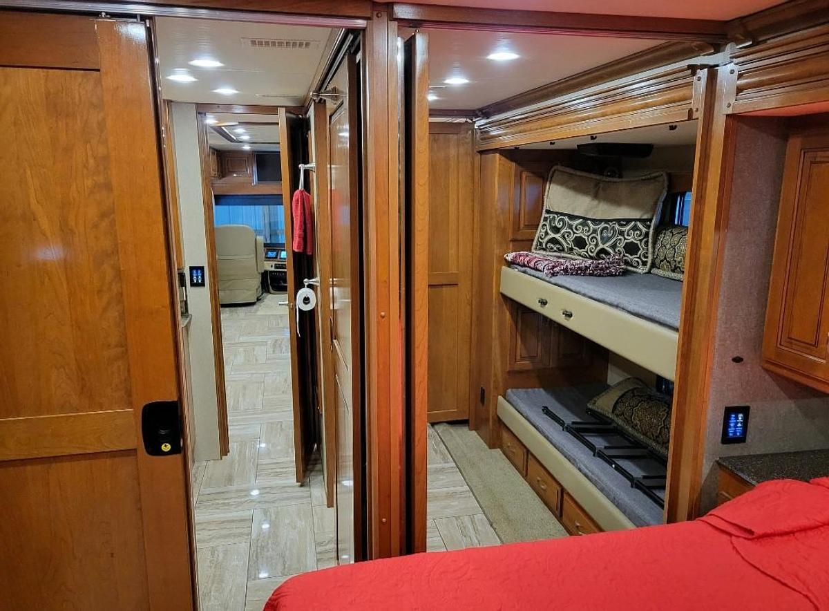 Used 2017 Fleetwood Discovery 39G