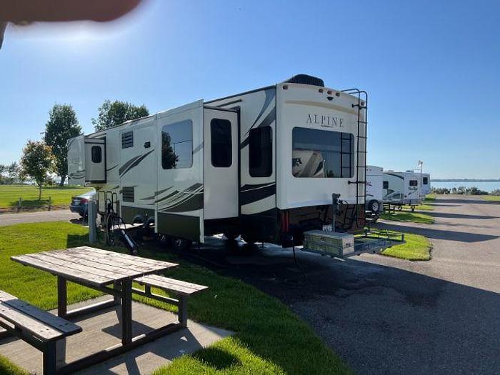 Used 2019 Keystone Alpine 3500RL