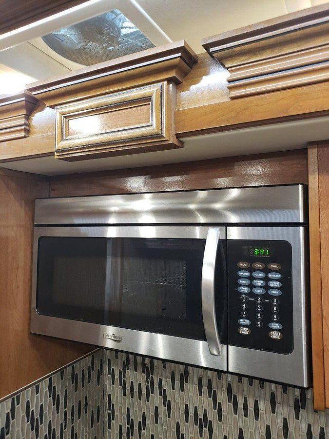 Used 2018 Holiday Rambler Endeavor XL 38N  360 XCM Diesel Pusher Motorhome