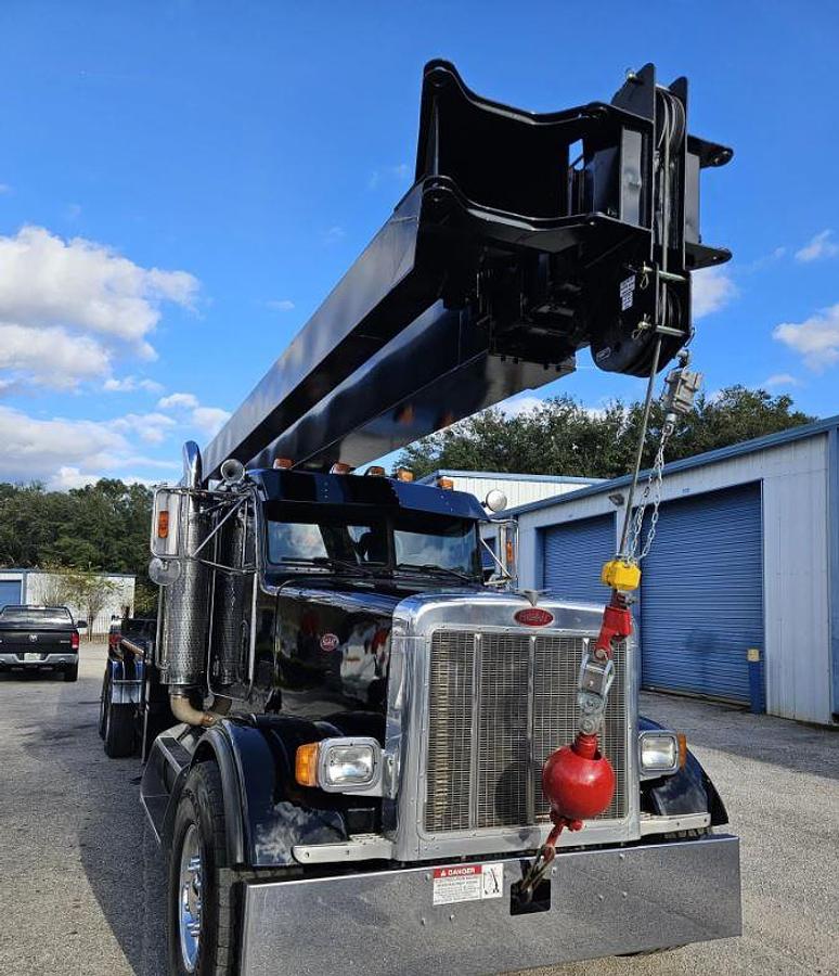Used 2003 Peterbilt 357 Crane