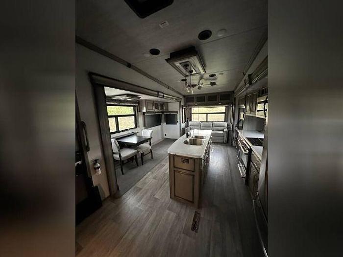 Used 2021 Keystone Montana 3781RL