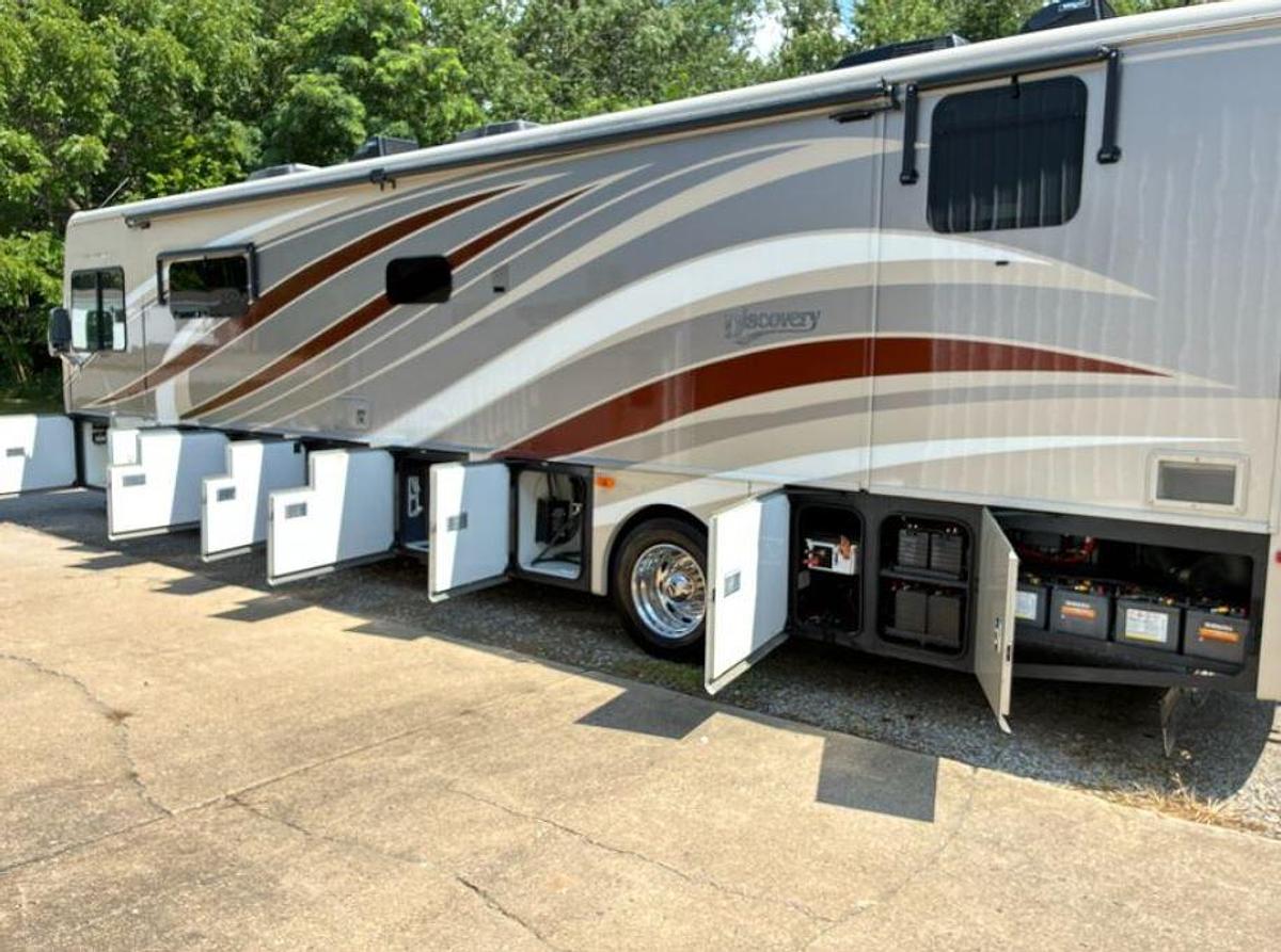 Used 2015 Fleetwood Discovery 40E Class A Diesel Motorhome