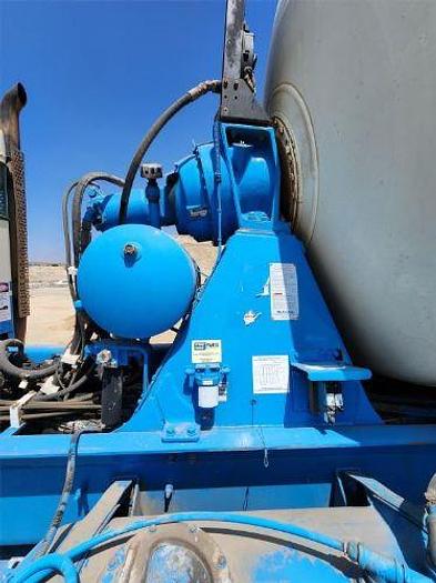 Used 2017 KENWORTH W900 Mixer Truck