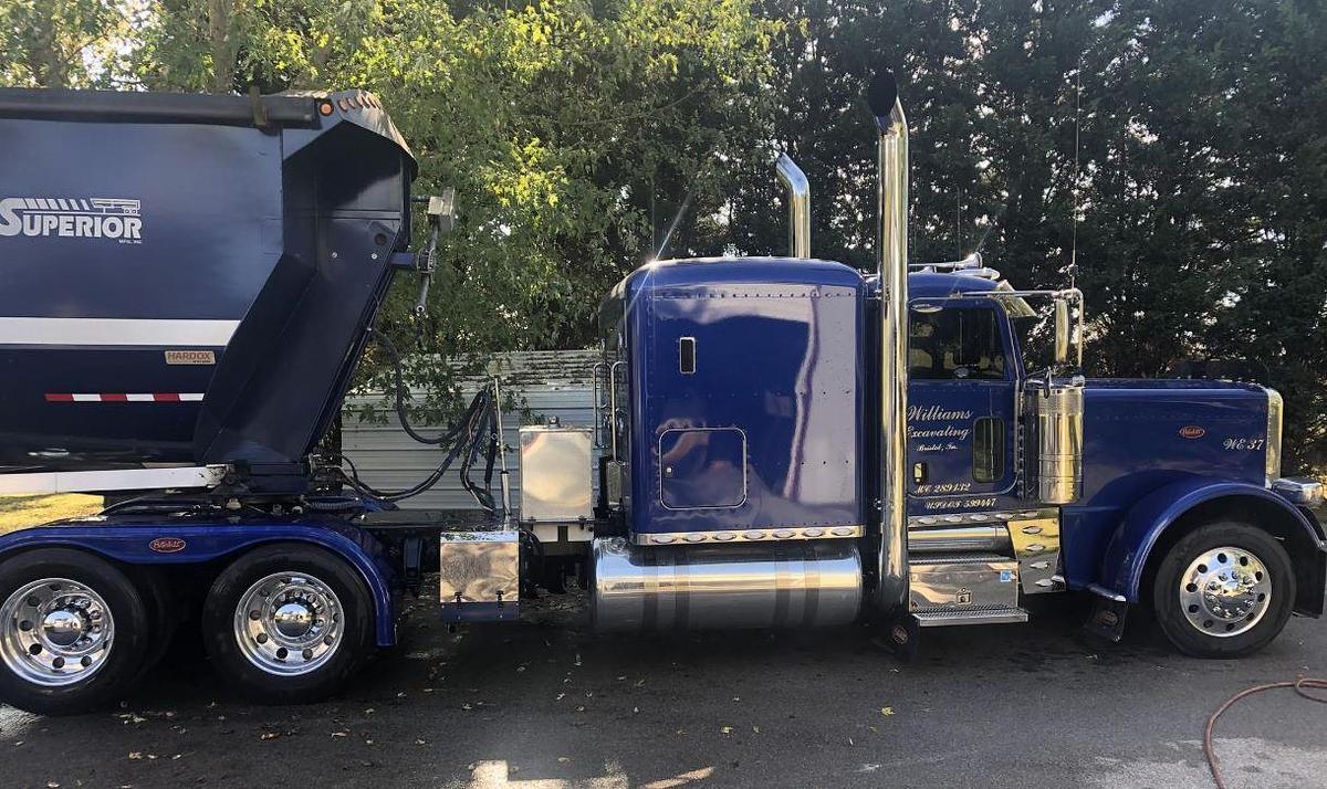 Used 2016 Peterbilt 389 with trailer