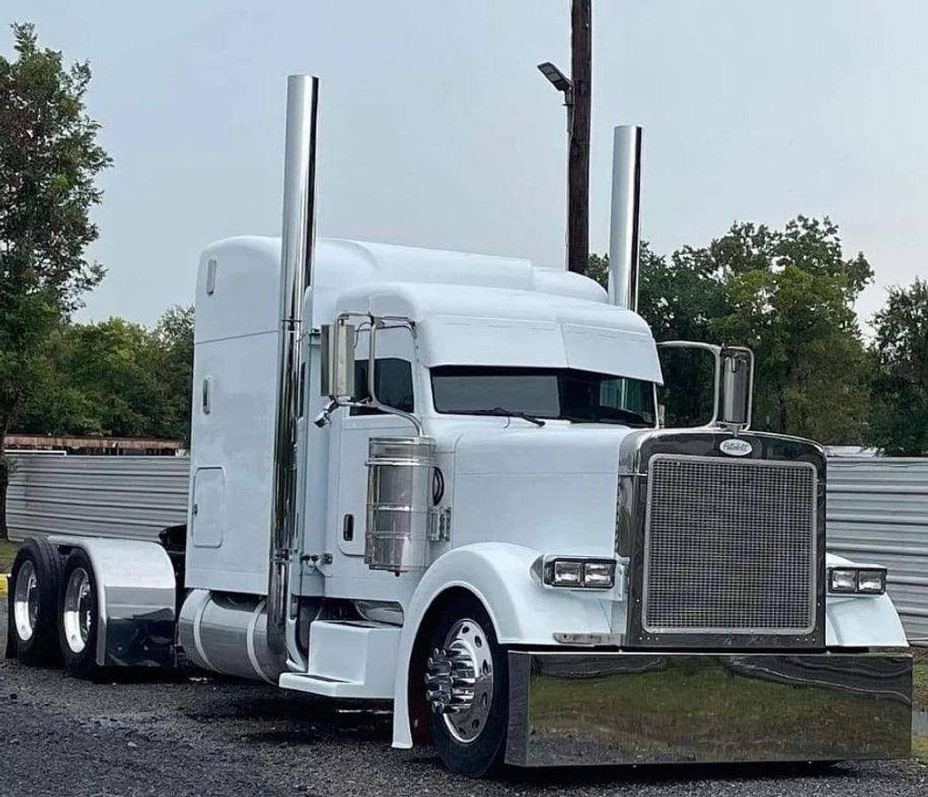 Used 2005 PETERBILT 379EXHD with 2014 Ritenour 53' Step Deck Trailer