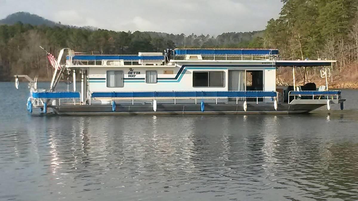 Used 1979 Somerset Houseboat 14x60