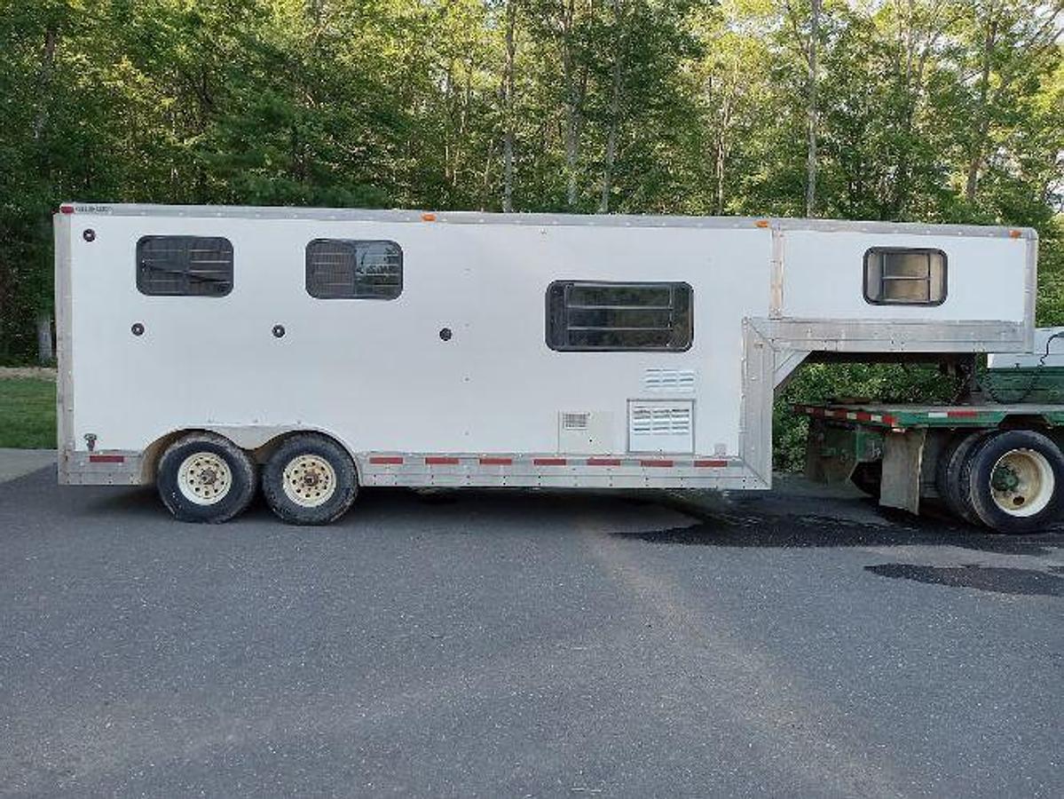 Used 1995 Freightliner FL60 & 1995 Colin Arndt Horse Trailer with LQ's