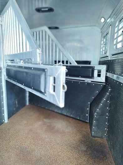 Used 2007 Platinum 3 Horse Trailer with Living Quarters