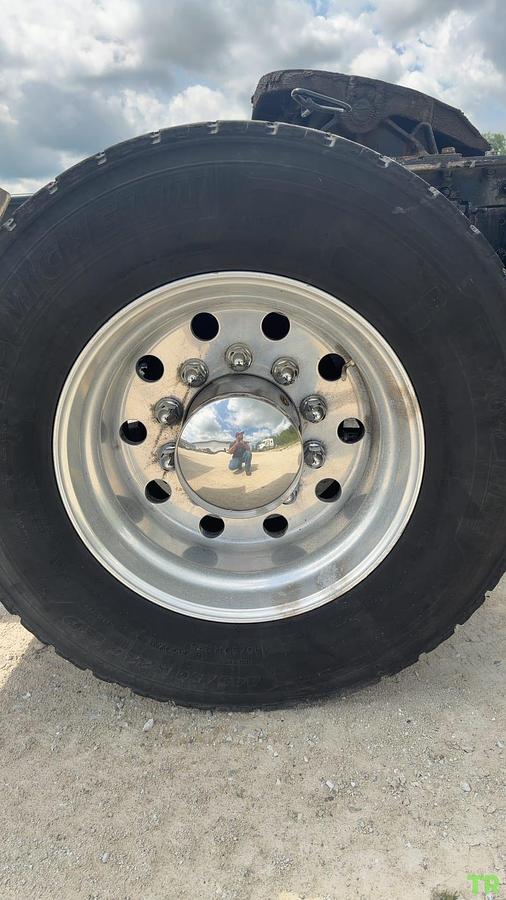 Used 2021 Kenworth T880