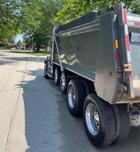 Used 2019 Freightliner 122SD