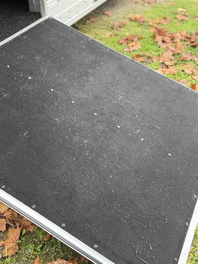 Used 2024 4 Star HTXG6H358086 9 Horse Trailer