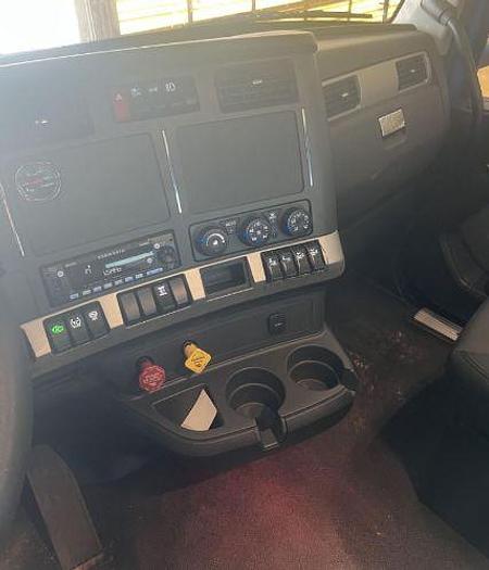 Used 2025 KENWORTH T880 Dump Truck
