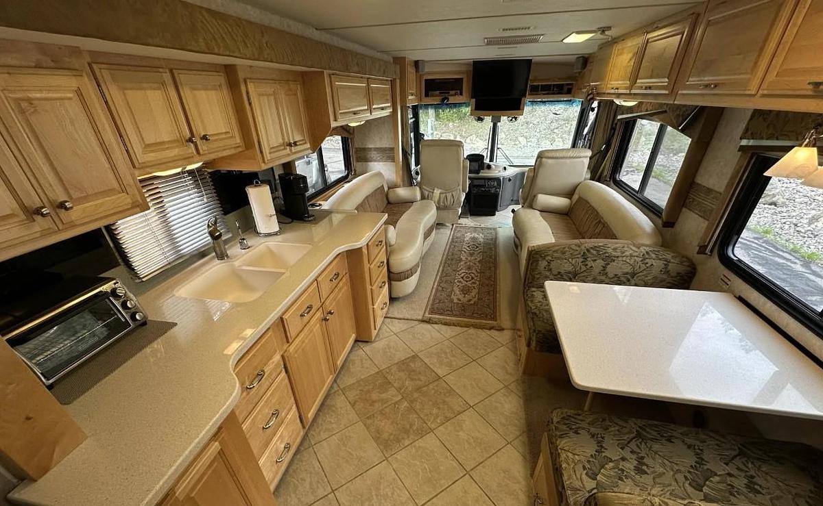 Used 2003 Fleetwood Revolution 40C