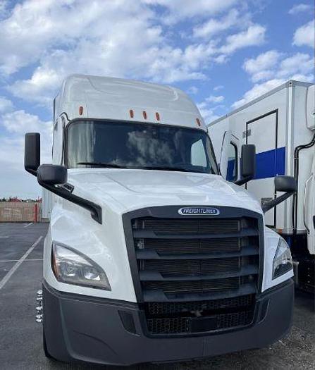 Used 2024 Freightliner CASCADIA 126