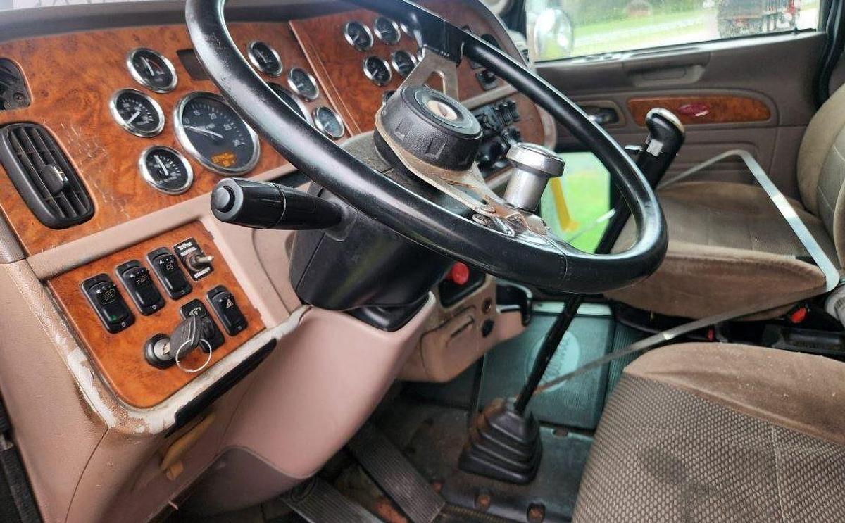 Used 2008 Peterbilt 389