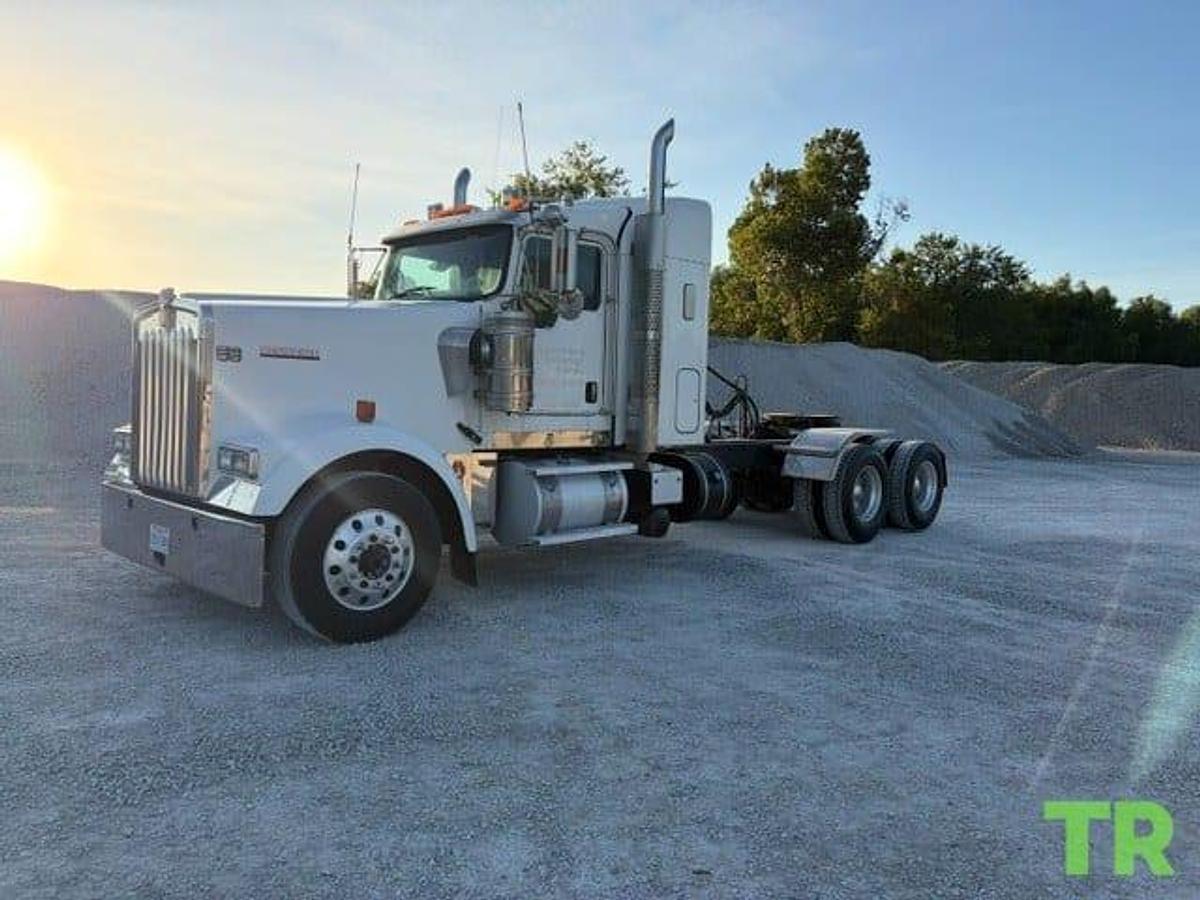 Used 2015 Kenworth W900