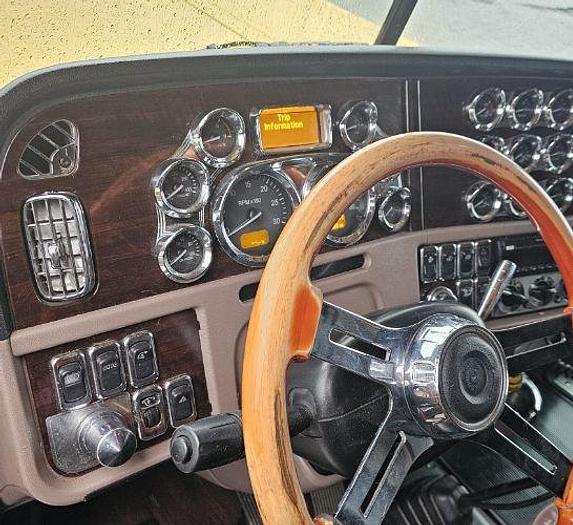 Used 2014 Peterbilt 389