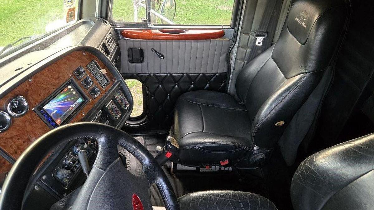 Used 2002 PETERBILT 379