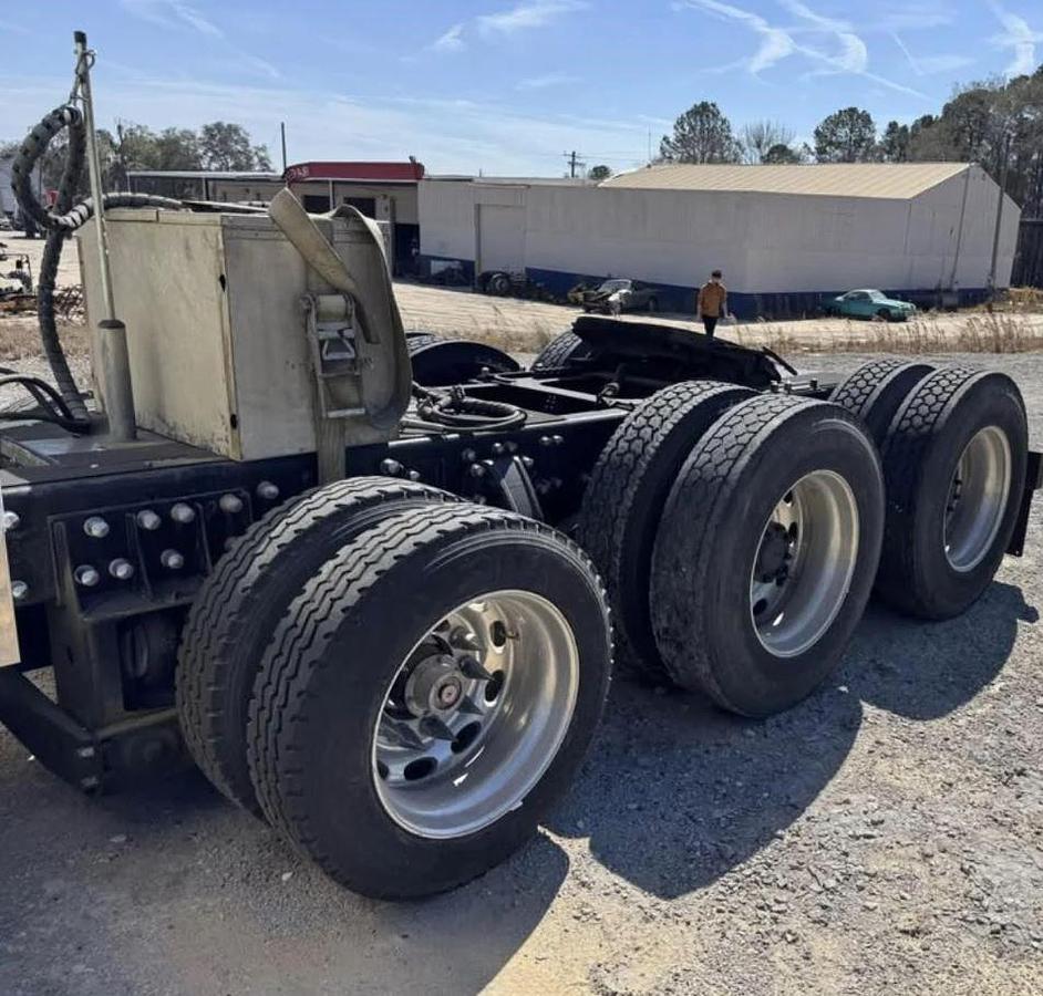 Used 2002 Peterbilt 379 EXHD