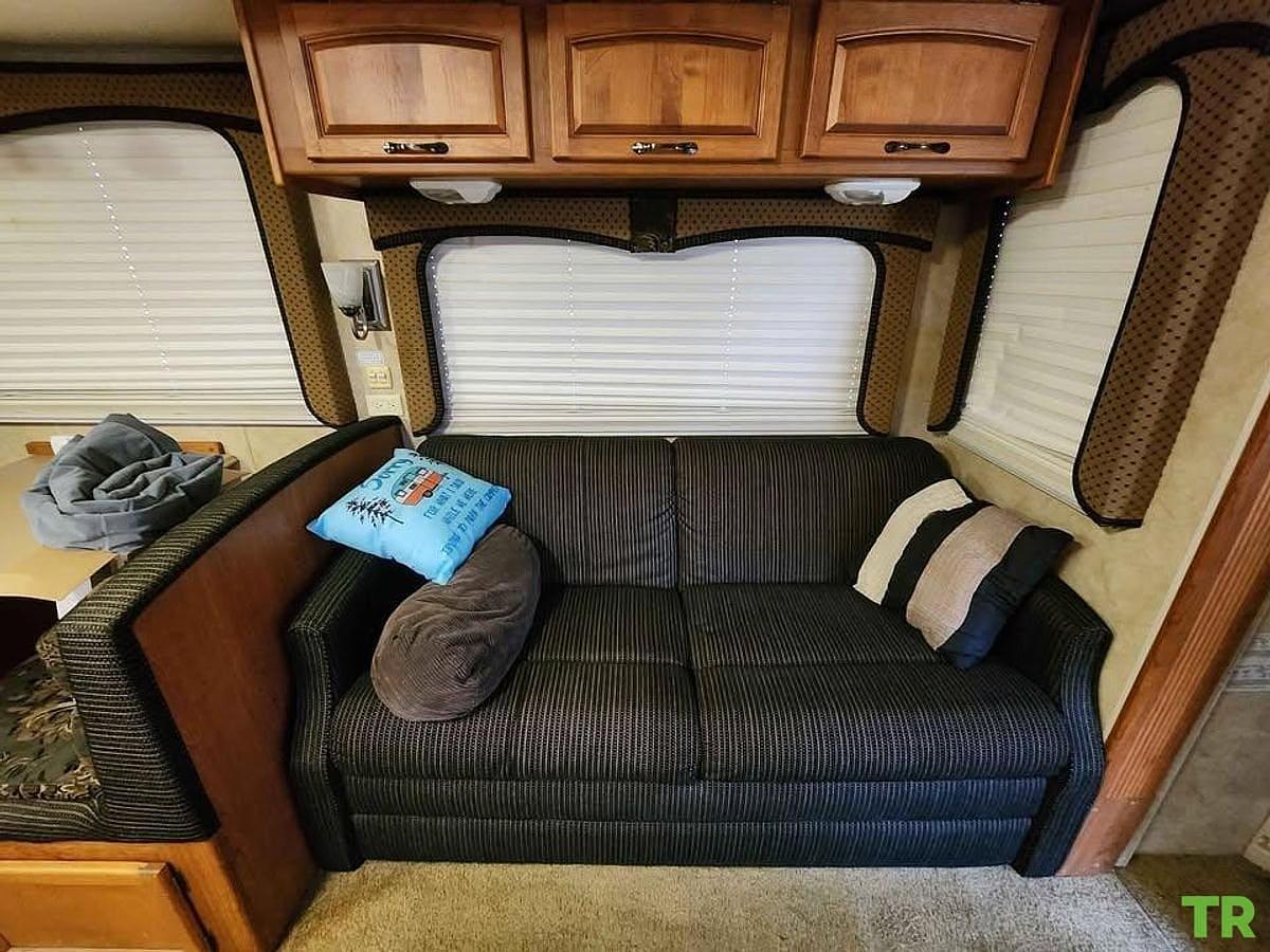 Used 2008 Holiday Rambler Vacationer XL 34PDD Cummins Diesel Pre-DEF 57K Miles