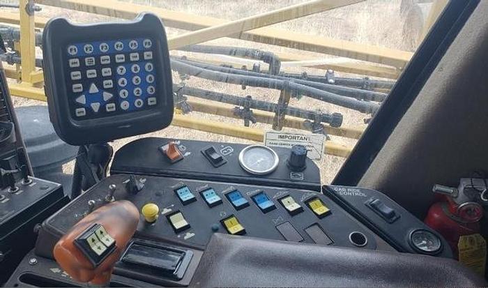 Used 2004 AG-CHEM ROGATOR 864