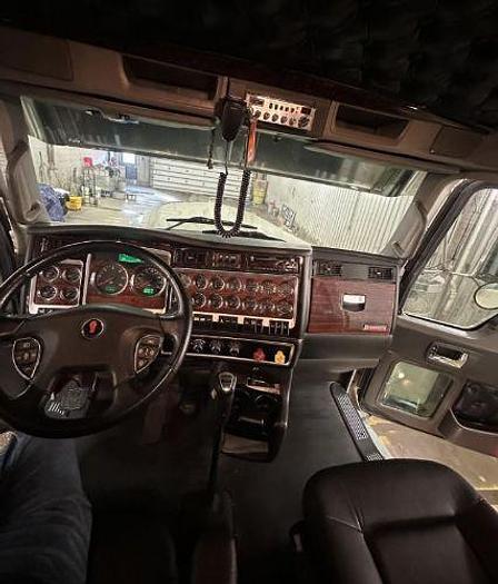 Used 2021 KENWORTH W900