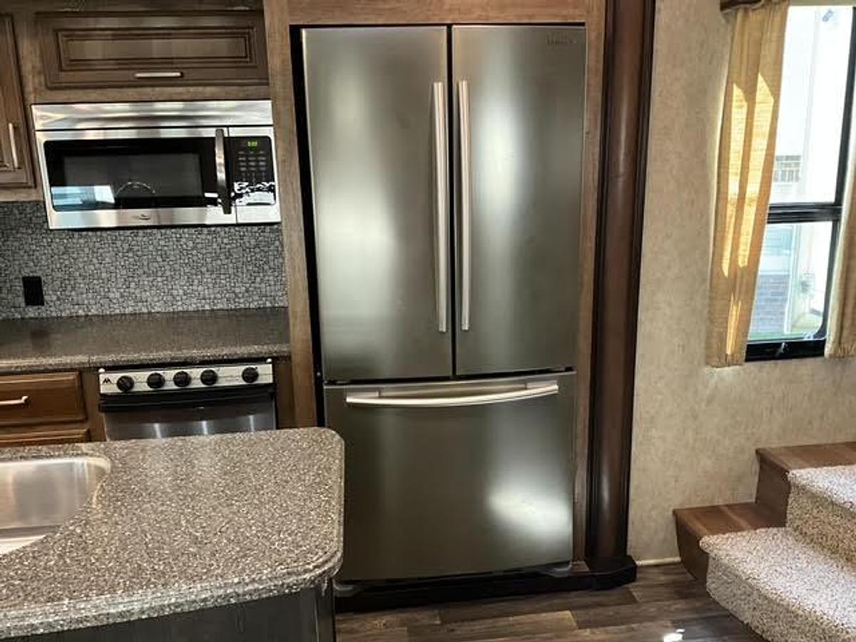 Used 2017 Keystone Montana 3721RL Fifth Wheel