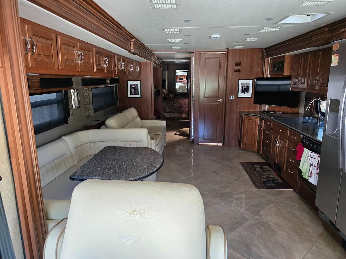 Used 2015 Fleetwood Discovery 40G Class A Motorhome