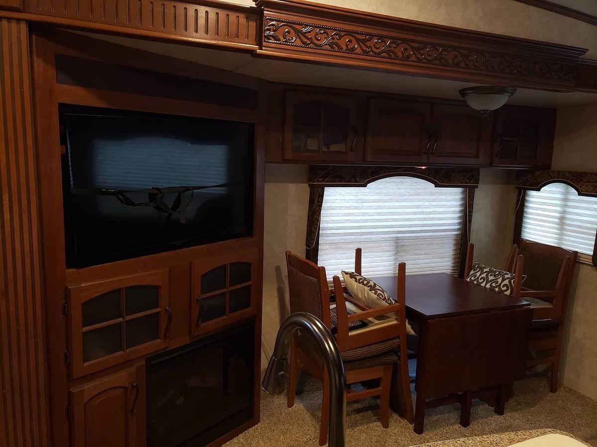 Used 2013 Keystone Montana 3725RL