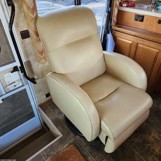 Used 2012 Winnebago SIGHTSEER 36V