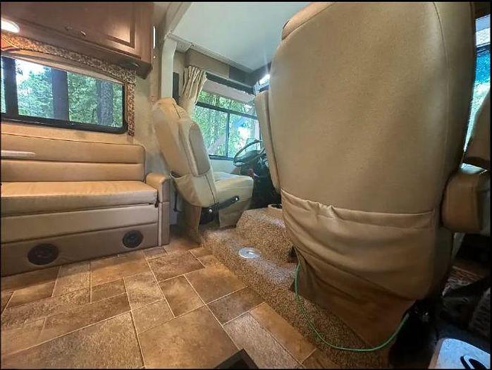 Used 2015 Thor Motor Coach Hurricane 27K