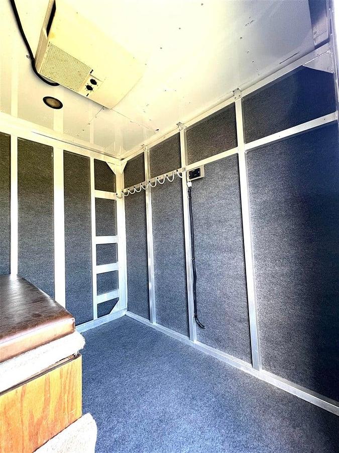 Used 2007 Bloomer 6 Horse Trailer