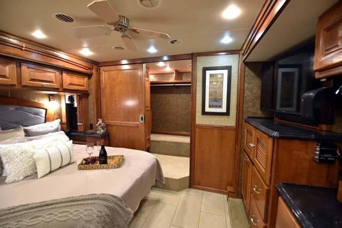 Used 2015 Tiffin Phaeton 40AH Class A Motorhome