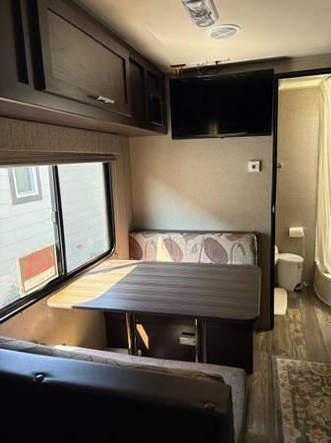 Used 2015 Forest River Grey Wolf Rv 23" Travel Trailer