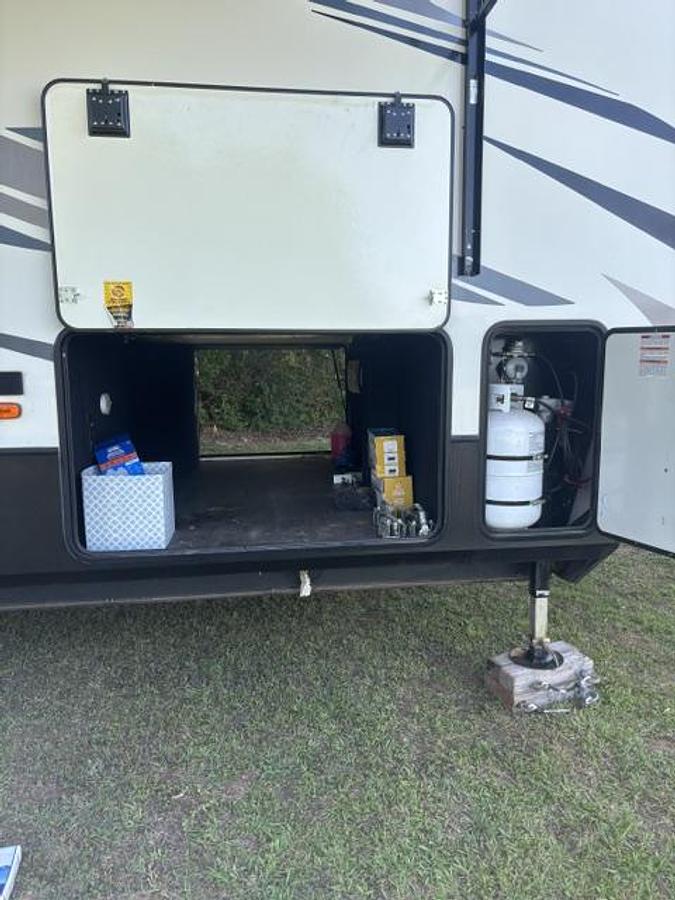 Used 2021 Keystone Montana High Country 5th Wheel