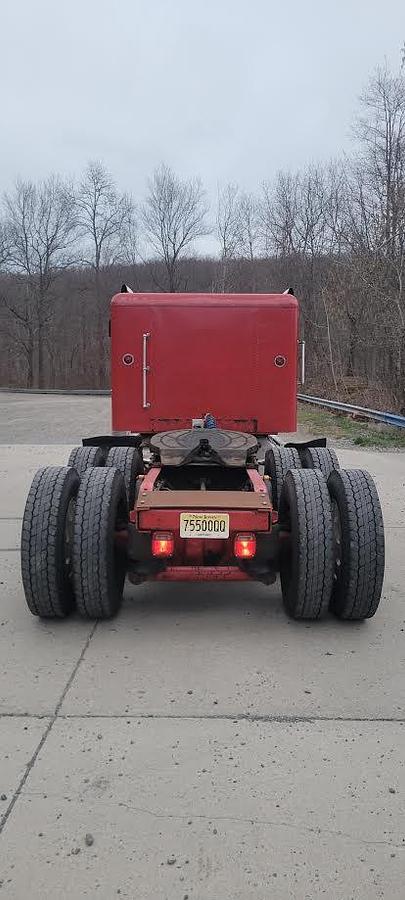 Used 1987 Freightliner FLC120 Conventional Sleeper Semi