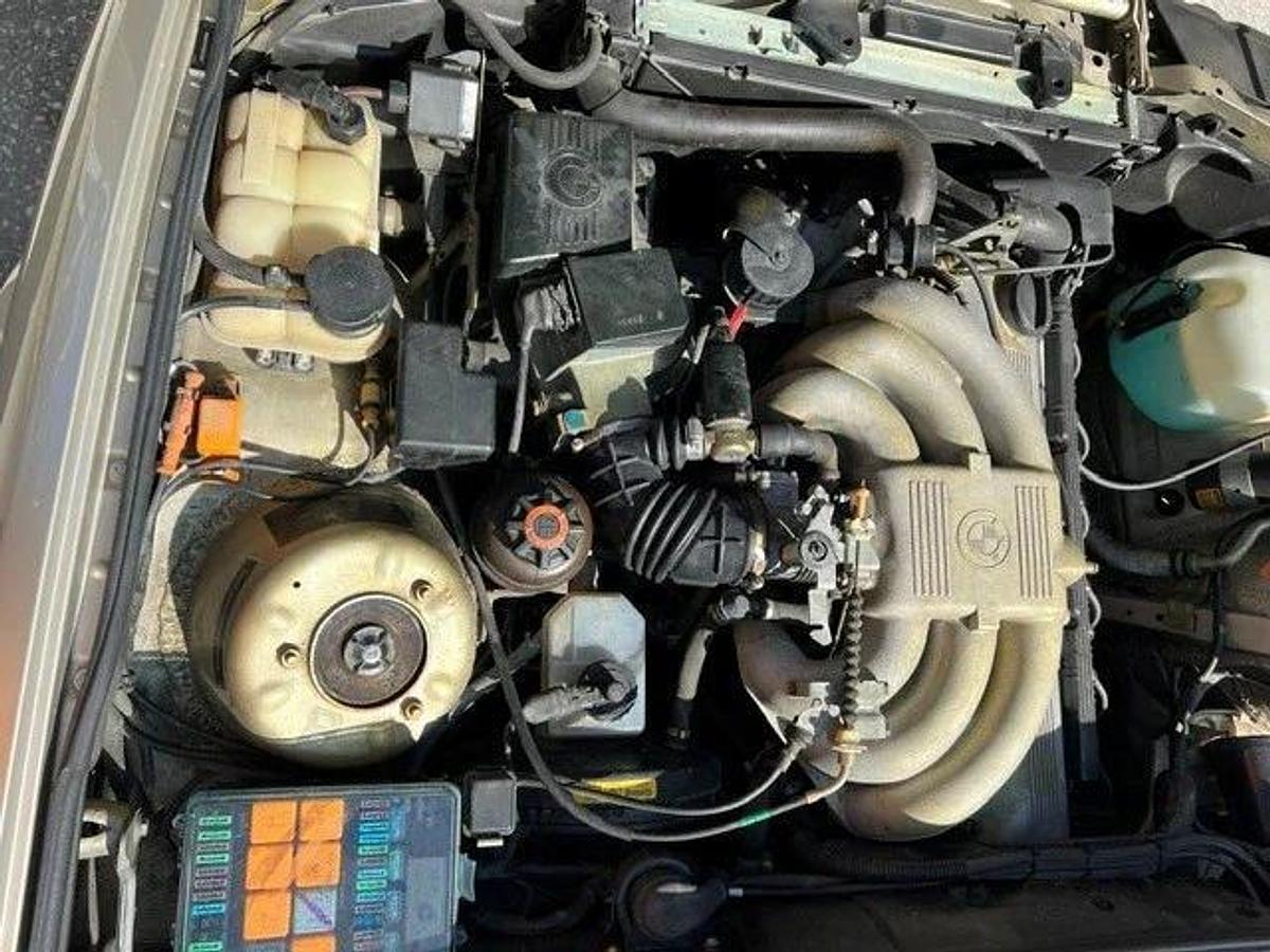 Used 1990 BMW 325i Sedan