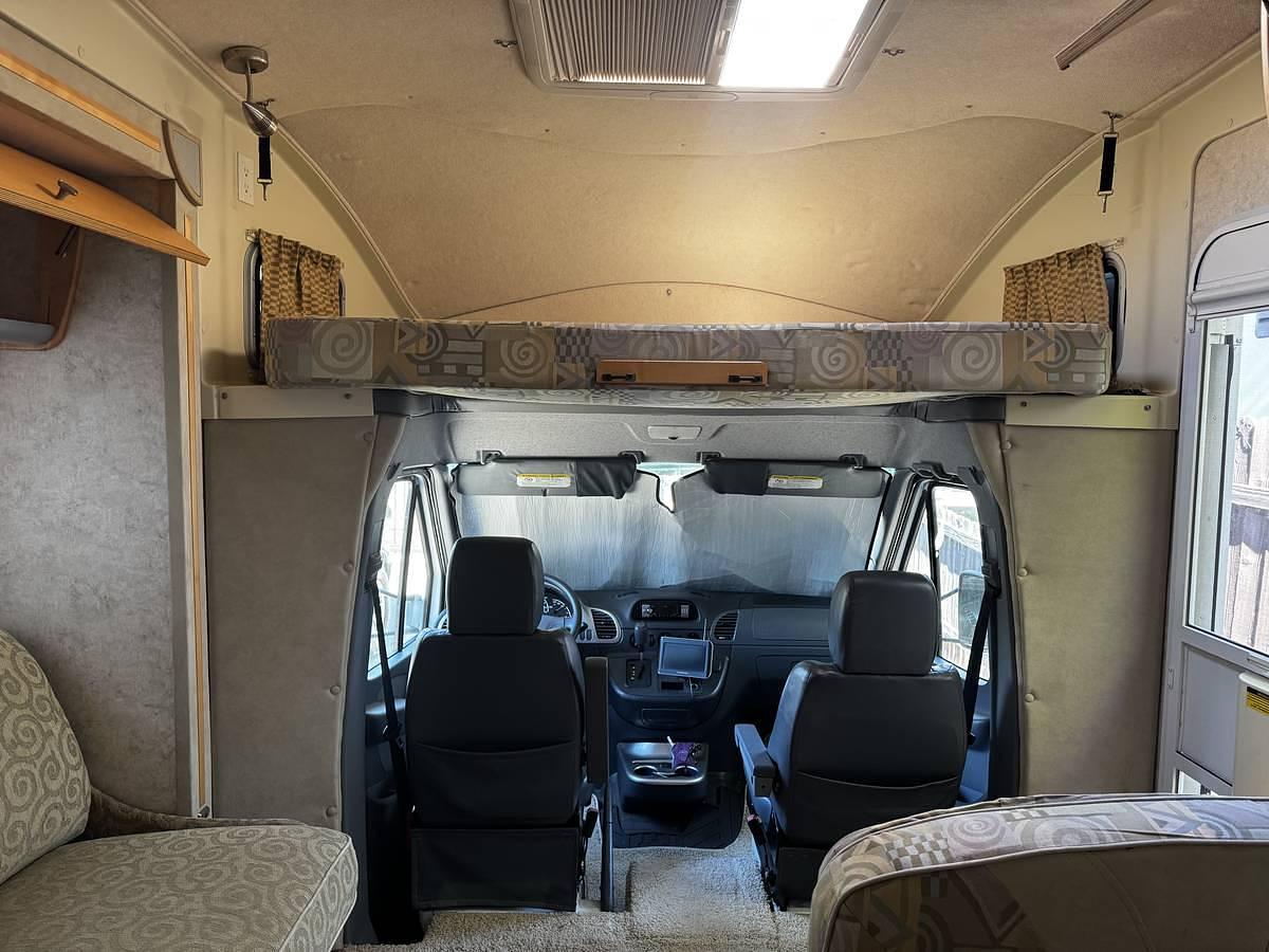 Used 2006 Itasca Navion 23H
