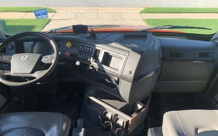 Used 2023 Volvo VNL64T860