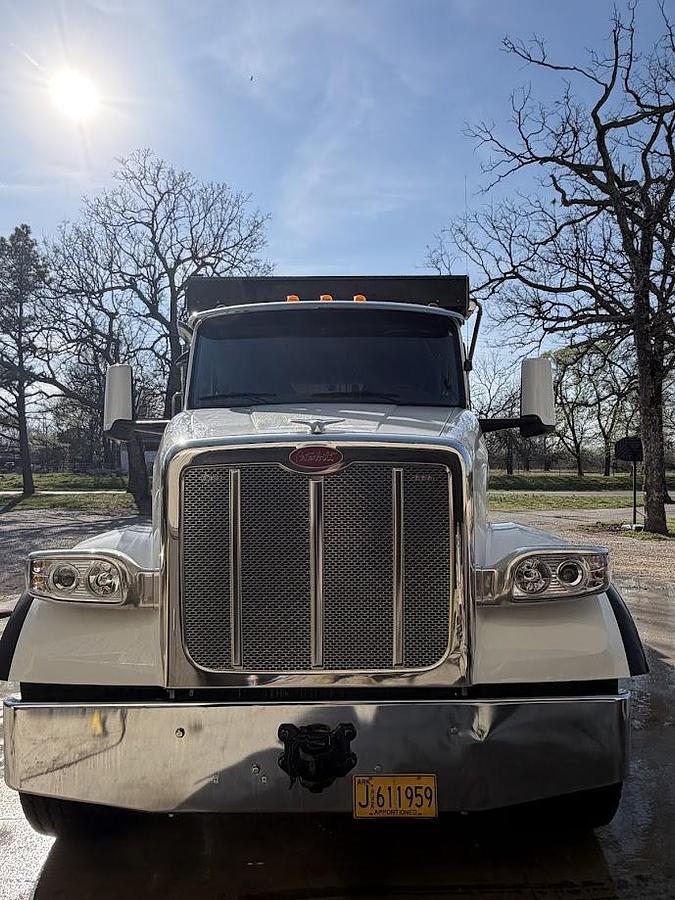 Used 2025 Peterbilt 567