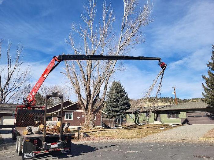 Used 2006 STERLING LT9500 with a Fassi F330SE Crane