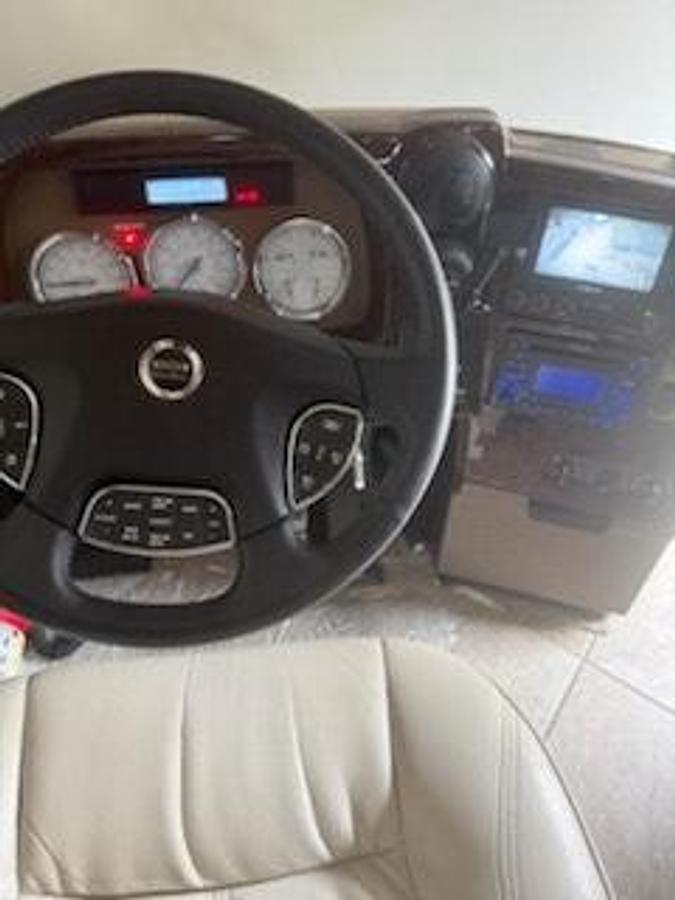 Used 2010 Winnebago Tour 40BD Class A Motorhome