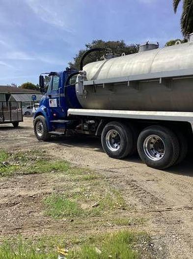 Used 2014 CASE IH 80 Barrel Vacuum Truck