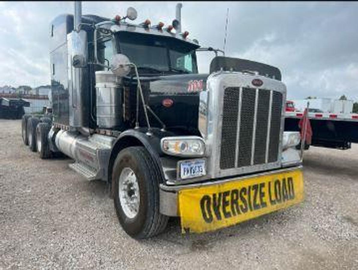Used 2016 Peterbilt 389 Conventional Sleeper Semi
