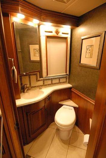 Used 2015 Winnebago Ellipse 42QD