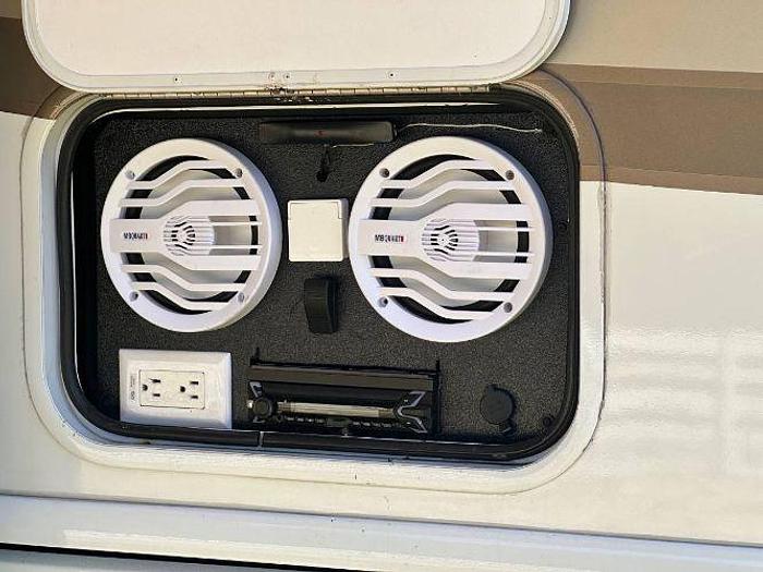 Used 2016 Holiday Rambler Admiral XE 29TT