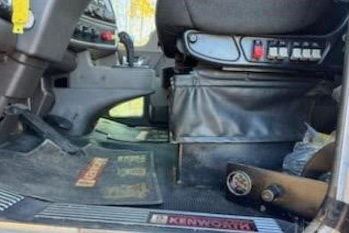 Used 2014 Kenworth T800 Day Cab