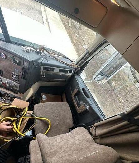 Used 2016 Freightliner CORONADO 132