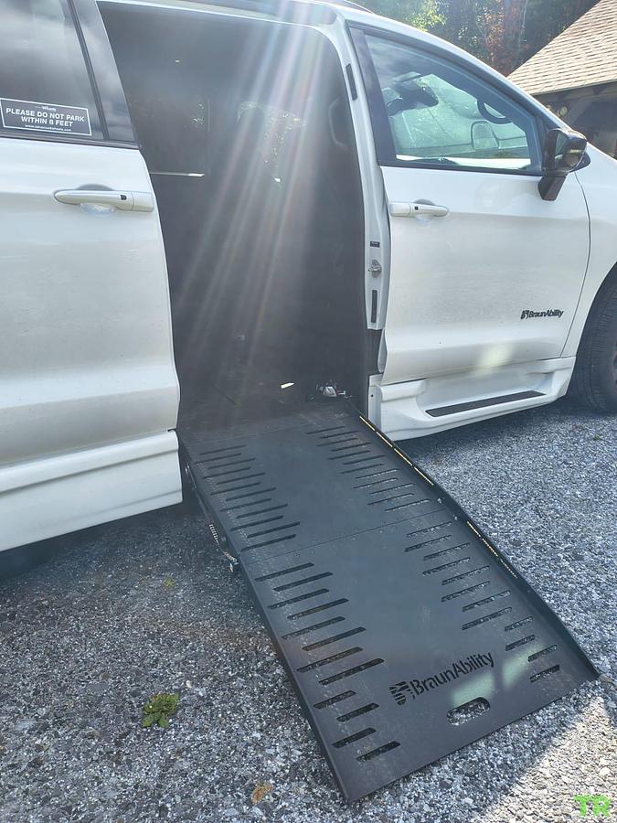 Used 2026 Chrysler Pacifica With Automatic Braunability Handicap Ramp