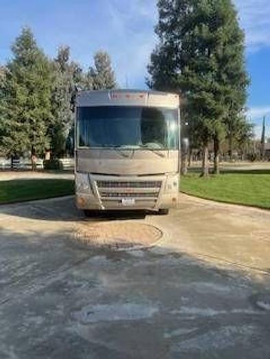 Used 2010 Winnebago Sightseer 33C